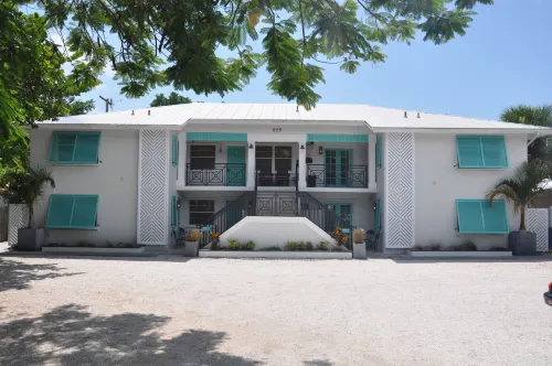 Lido Islander Inn