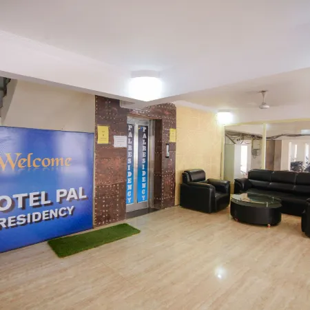 Hotel Pal Residency Отели в г. Рева