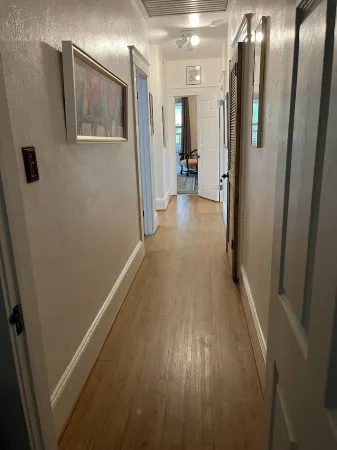 Great location near downtown Sarasota - 3/2 charming old FL house - 30 day min.