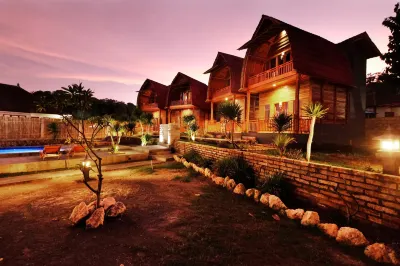 Adara Beach Hut Hotel dekat Pura Goa Giri Putri