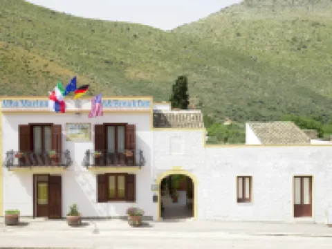 Alba Marina B&B Hotéis em Castelluzzo