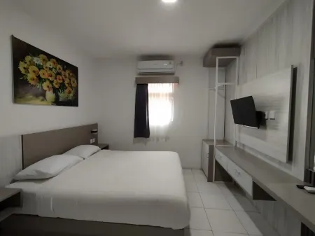 Hotel Syariah Selamat Sukabumi Отели в г. Warudoyong