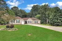 Spacious Relaxing Home in The Heart of Buford ! Old Peachtree Market Place 주변 호텔