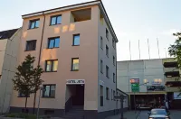 Hotel Jeta فنادق في Rosengarten