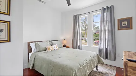 The Nicholas House - Downtown Hammond