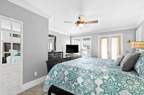 4Br Private Beach Access with Pool & Golf Cart