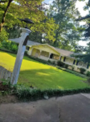 Specious and Cozy Ranch home  with moonlight windows  near Stone Mountain Park