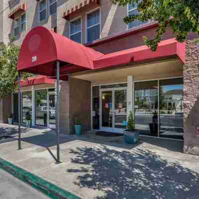 Comfort Suites Visalia - Convention Center Hotel Exterior