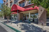 Comfort Suites Visalia - Convention Center Hotels in Visalia