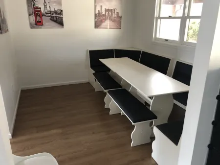 Big and Spacious 4 bed, 4 bath near Camelback. HOT TUB, PRIVATE OUTDOOR POOL