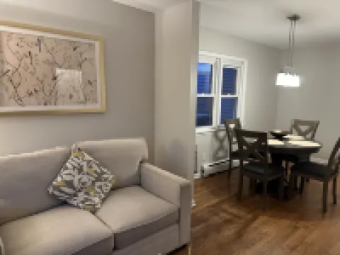 3BR/1ba apt; fully furnished and equipped; in Forest Park