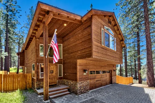 Spacious Luxury Home with Hot Tub and Boat Parking - Charming Retreat