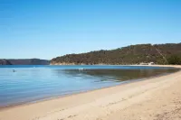 1 Free Night! Beach Front House Outdoor Hot Tub Sauna Hotels in Patonga