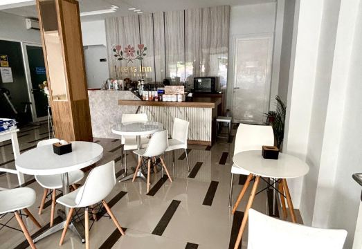 플로렌스 인 근처 거리 모습