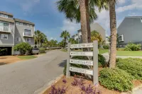 Barrier Dunes Hideaway Hotels in Gulf County