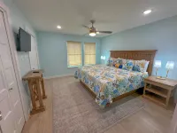 Coastal Escape and Luxurious Townhomes - Spacious Haven Các khách sạn ở Rockport