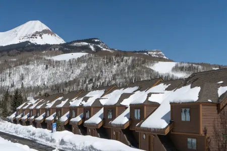 Indoor Pool, Hot Tubs, and Scenic Views - Stunning Getaway