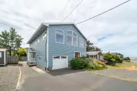 Sandpiper Beach House | House in Cannon Beach near downtown