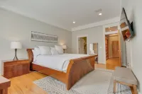 Red Door Apartment | 3-KING Beds | Center Of Downtown Greenville