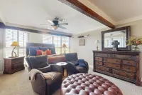 Lavish All-Suite w/ Tennis Courts: Near Pool, Golf