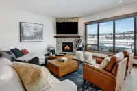 Luxury Amenities and Breathtaking Views - Exquisite Mountain Oasis