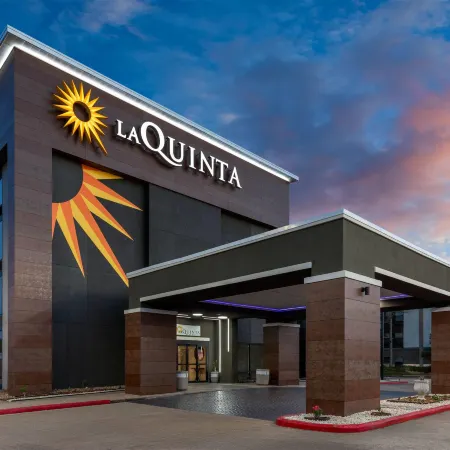 La Quinta Inn & Suites by Wyndham Houston Stafford Sugarland