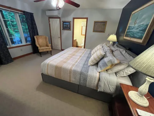 Town Hill Guest House with Sunset, Ocean & Mountain Views Near Bar Harbor