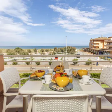 "Port Pals Sea View"