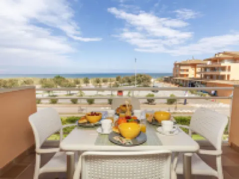 "Port Pals Sea View"