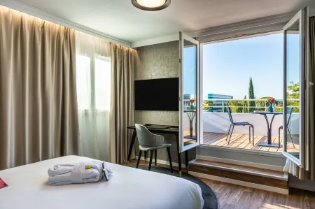 Mercure Hotel Toulouse Aéroport Blagnac Отели рядом с достопримечательностью «Ailes Anciennes Toulouse»