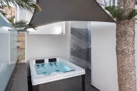 Aniv Villa by the Sea - 4-Star