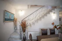 Venia House Marathos