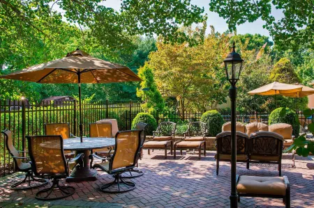 Sonesta Select Tinton Falls Eatontown