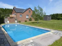 Modern Stay with Hot Tub - Pools