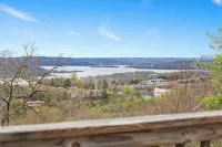The Greenview Manor - Lake Views