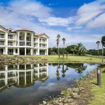 Oakra Resort Отели рядом с достопримечательностью «Пляж Пёсон»