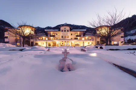 Alpenpalace Luxury Hideaway & Spa Retreat Отели в г. Валле-Аурина