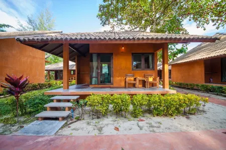 Flora I Talay Отели рядом с достопримечательностью «Водопад Клонг Плу»