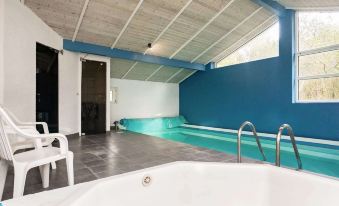 Idyllic Retreat with Whirlpool-by Traum