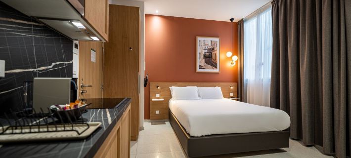 Corner-Set Cholet Centre Hotels in Шоле