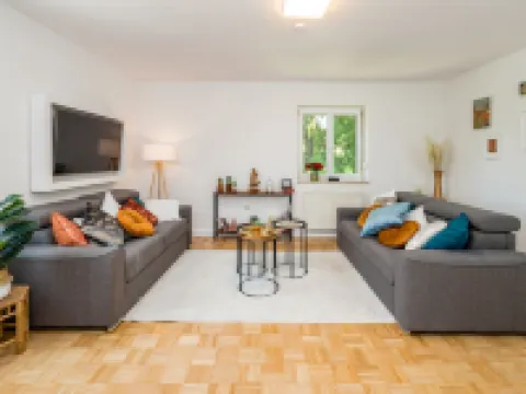 EG R-Wunderschöne große 3-Zimmer City Wohnung nähe Salzburg Hotéis em Freilassing