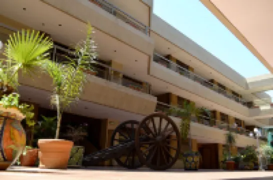 ベストウェスタン プラス プラザ フロリダ & タワー