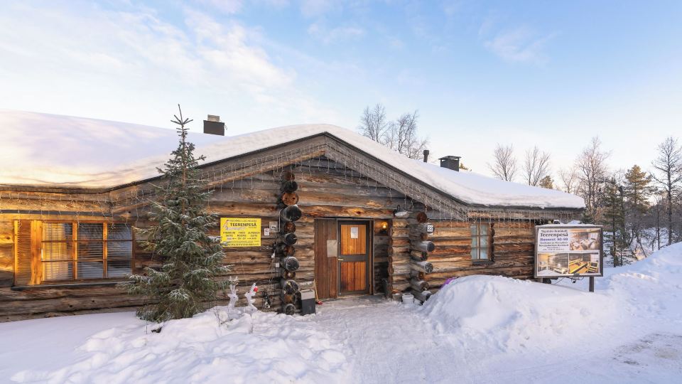 Kuukkeli Log Houses Teerenpesä
