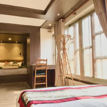 Shiva Guest House Hotels near 55 Window Palace