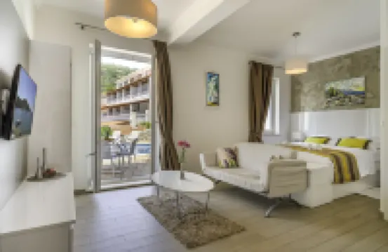 Pine Tree Boutique Apartments - Homestays