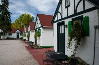 Chalet Motel Hotels in Custer