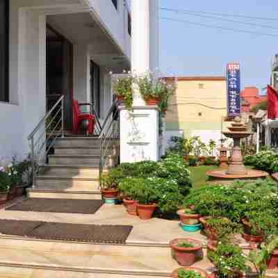 Reba Beach Resort - Hostel Hotel Exterior