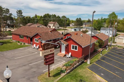 Vacation UniquEly cottage #3