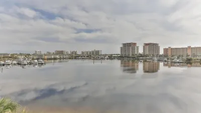 Dolphin Point 404B - 2Br on Holiday with Views of Harbor