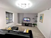 Stylish Spacious 1Bd Apt-kingbed-10min Heaton Park Hotels in Middleton